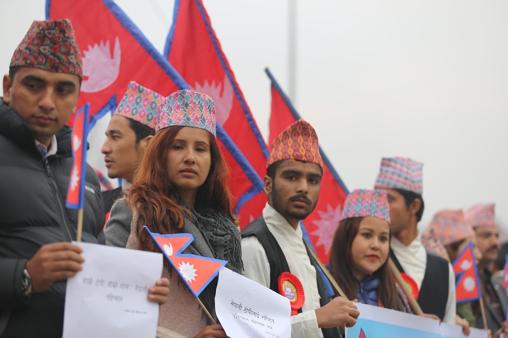 अङ्ग्रेजी नयाँ वर्ष सुरू, नयाँ बर्षसँगै अन्तर्राष्ट्रिय नेपाली टोपी दिवस मनाइँदै