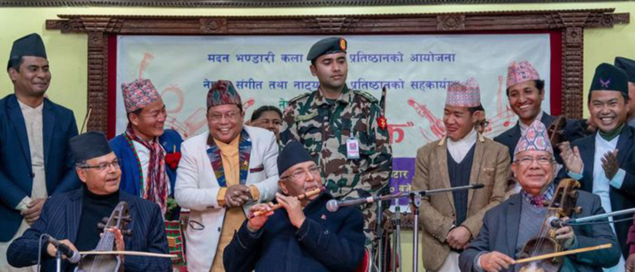 देशको बर्तमान अबस्था : प्रधानमन्त्रीको हातमा बासुरी, कालोबजारीको हातमा बजार, जनताको हातमा महंगी