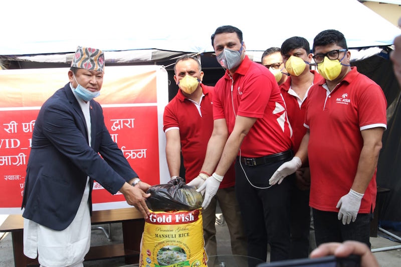 प्रदेश १ मा दैनिक ज्याला मजदुरी गर्नेहरूलाई एनआइसीले दियो खाद्यान्न सामग्री