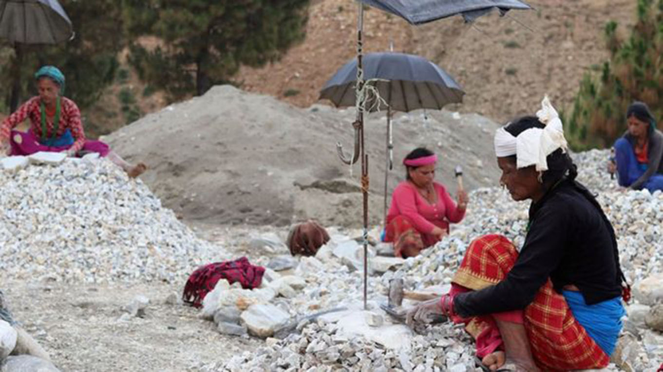नेपालसहित विश्वभरि असङ्गठित क्षेत्रका मजदुर सबभन्दा ठूलो मारमा