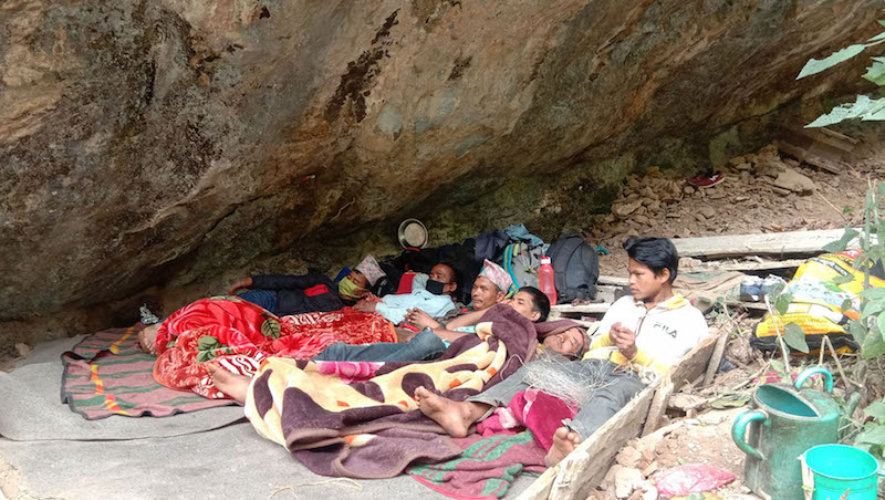 राती ओडारको क्वारेन्टाइनमा, दिनभर घरको काममा