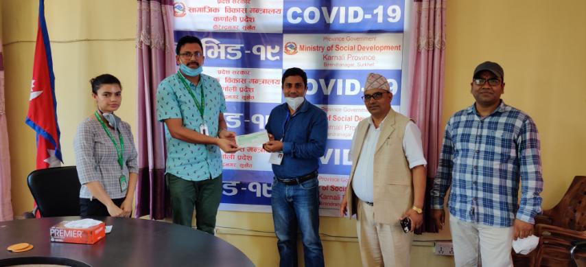 नबिल बैंकद्वारा कर्णाली प्रदेश सरकारलाई पीसीआर मेसिन खरिद गर्न वित्तीय सहयोग