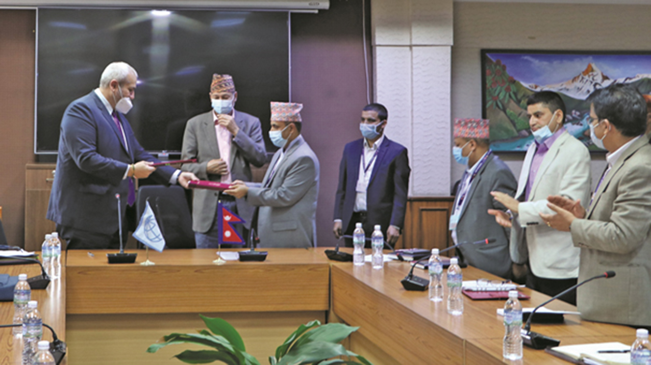 विश्व बैङ्कसँग अहिलेसम्मकै ठूलो ऋण संझौता, यातायात पूर्वाधार क्षमता बढाउन लगानी गर्ने