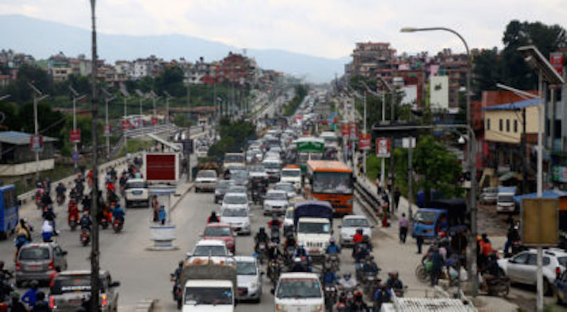 सार्वजनिक सवारीको भीडभाडले कोरोना जोखिम उच्च