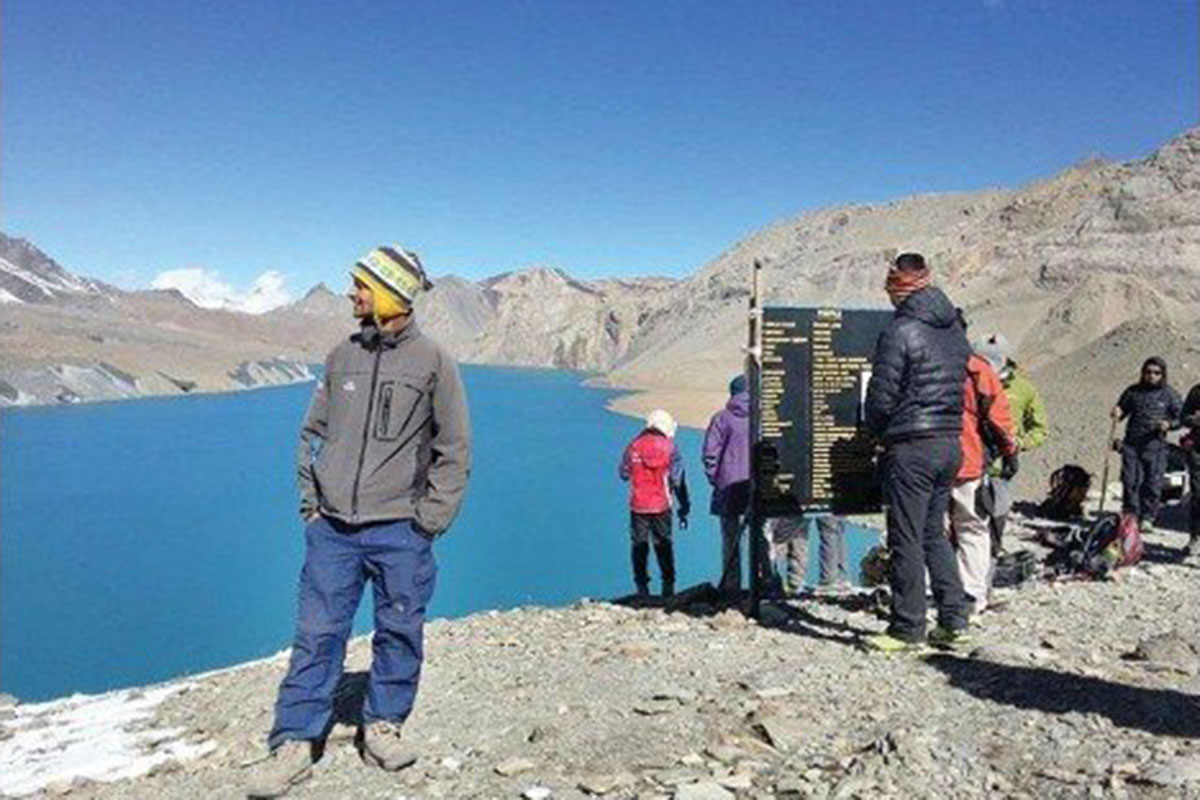 हेलिकोप्टर सेवाले खप्तड घुम्ने आन्तरिक पर्यटक बढे