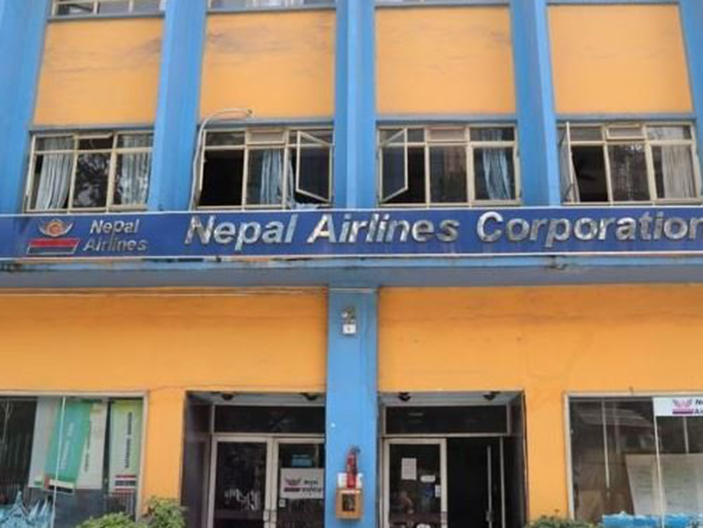 निगमको विमानस्थलमा खटिने कर्मचारीलाई खल्तीरहित पोषाक