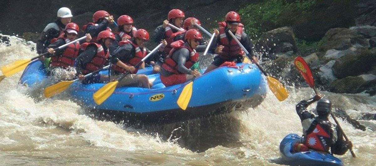 जलविद्युत् आयोजनाले जलयात्रा व्यवसाय सङ्कटमा