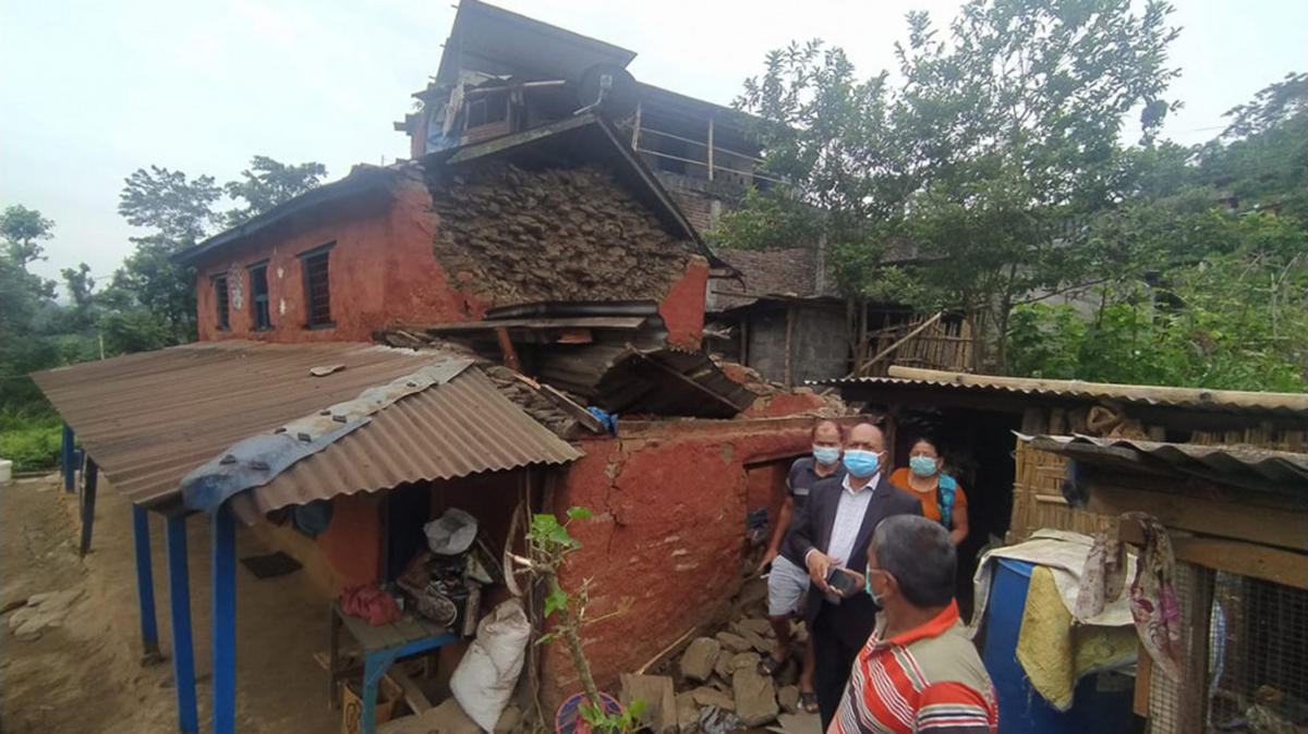 लमजुङ केन्द्रविन्दु भएर दुईवटा शक्तिशाली भुकम्प, घरहरू भत्किनुका साथै केही स्थानीय घाइते