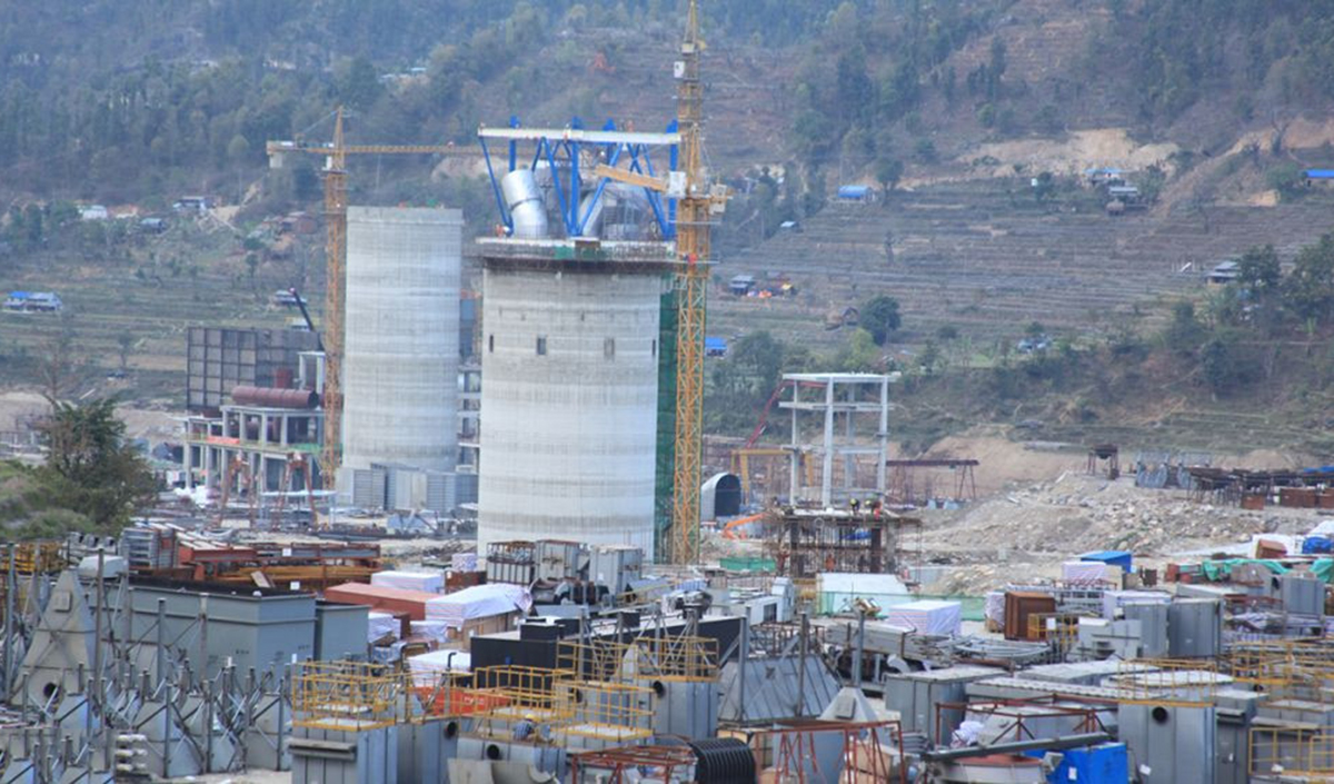 हुवासिन सिमेन्ट उद्योगले वाग्मती सरकारलाई दियो स्वास्थ्य सामग्री