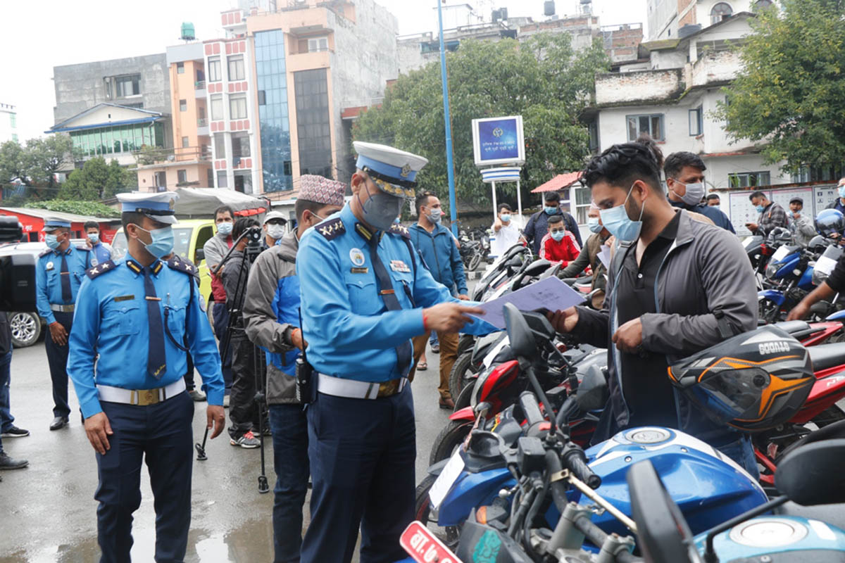 हराएका २४ मोटरसाइकल फेला, ट्राफिक प्रहरीले बुझायो सम्बन्धित धनीलाई