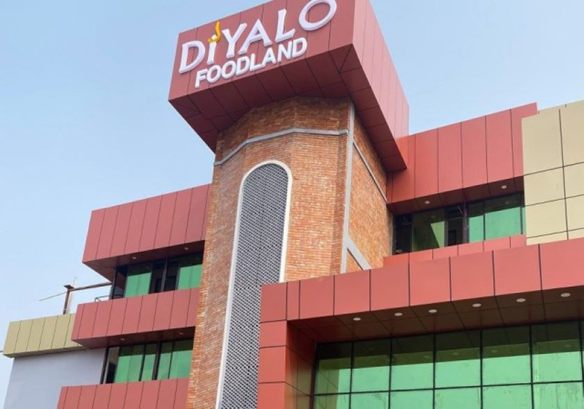 बेलायतबाट फर्किएर होटलमा लगानी