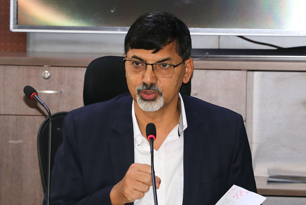 अर्थतन्त्र संकटमा पर्न थालेको प्रचार ‘नियोजित हल्ला’ भएको अर्थमन्त्री शर्माको जिकिर
