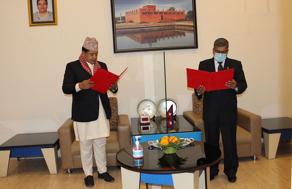 सिभिल बैंकका अध्यक्ष प्रताप जङ्ग पाण्डेद्वारा शपथ ग्रहण, संस्थागत शु–शासनलाई पहिलो प्राथमिकतामा राखि कार्य गर्ने प्रतबद्धता