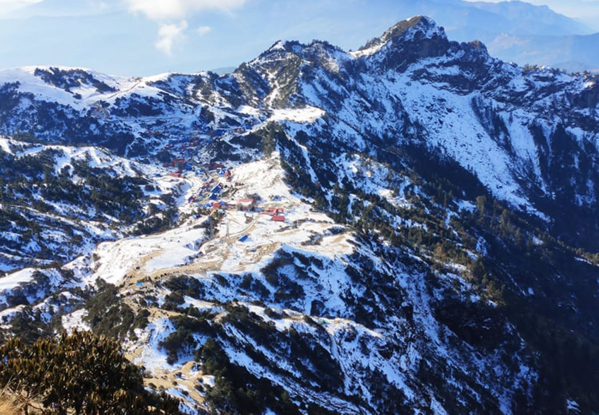 कालीञ्चोकमा हिउँ खेल्नेको भीड, कसरी पुग्ने कालीञ्चोक ?