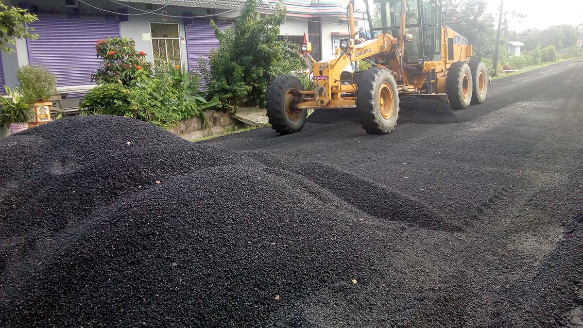 असारे विकासमा बजेट स्वाह, रातभर गरेको पिच बिहानै भत्काइयो