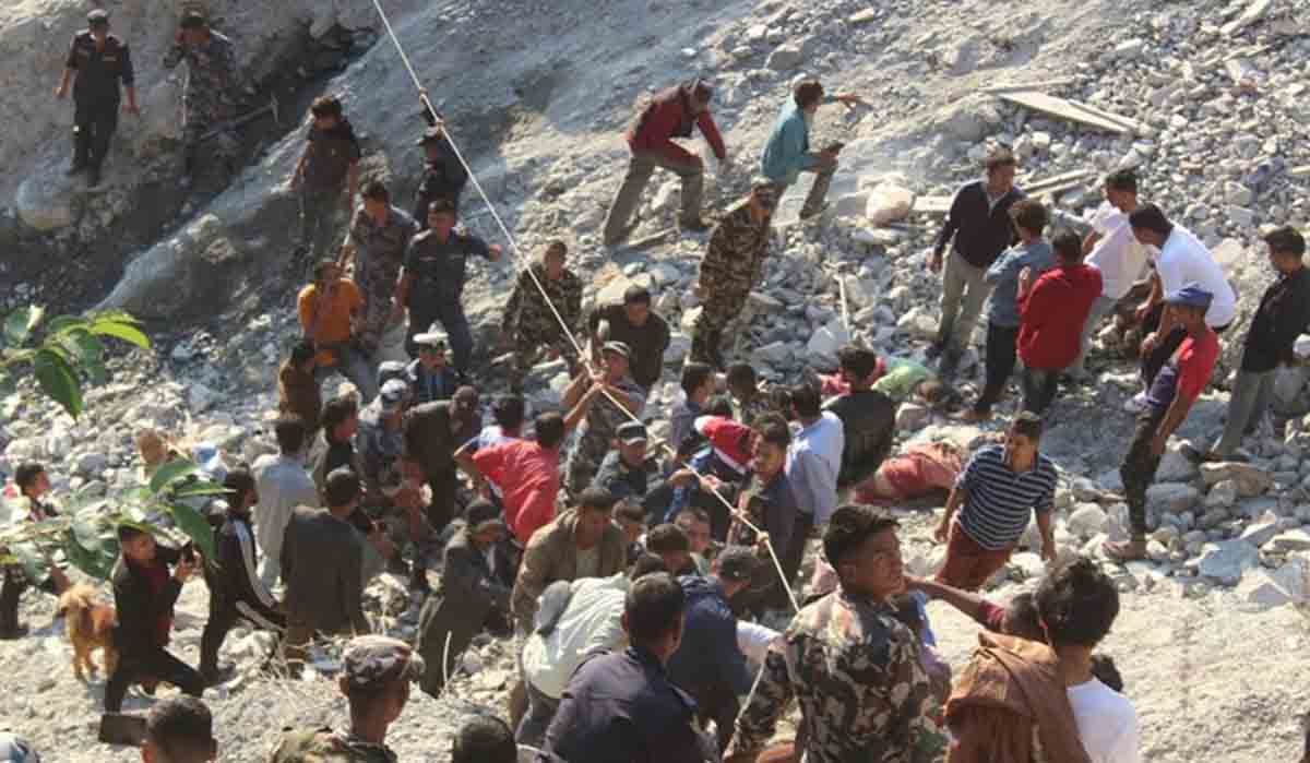 दीपावलीको मुखैमा बझाङमा विभत्स जीप दुर्घटना, ७ जनाको मृत्यु