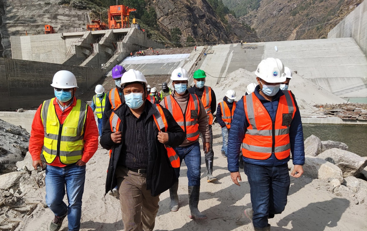 १११ मेगावाटको रसुवागढी आयोजनामा धमाधम उपकरण जडान, प्रसारण लाइन निर्माणमा ढिलाइ हुने चिन्ता