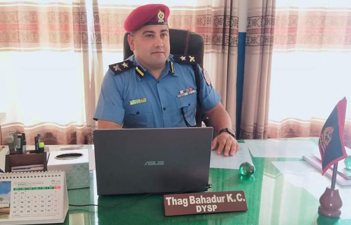डीएसपी ठगबहादुर केसी सीआईबीद्वारा पक्राउ, ३५ तोला सुन र १८ लाख नगद बरामत