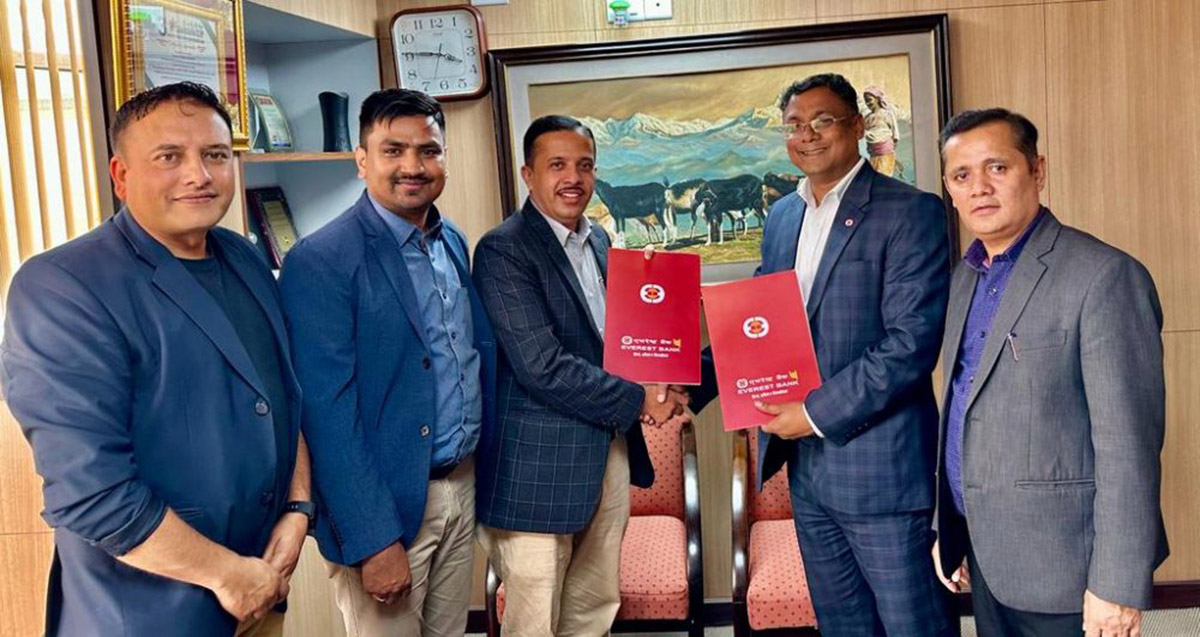 लक्ष्मी कमर्सियल भेहिकल्स र एभरेष्ट बैंकबीच सम्झौता