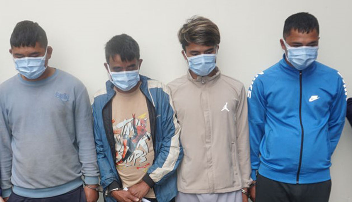 सामुदायिक सहकारी लुट्ने चार जना पक्राउ, सबै मकवानपुरको इन्द्रसरोवर गाउँपालिकाका