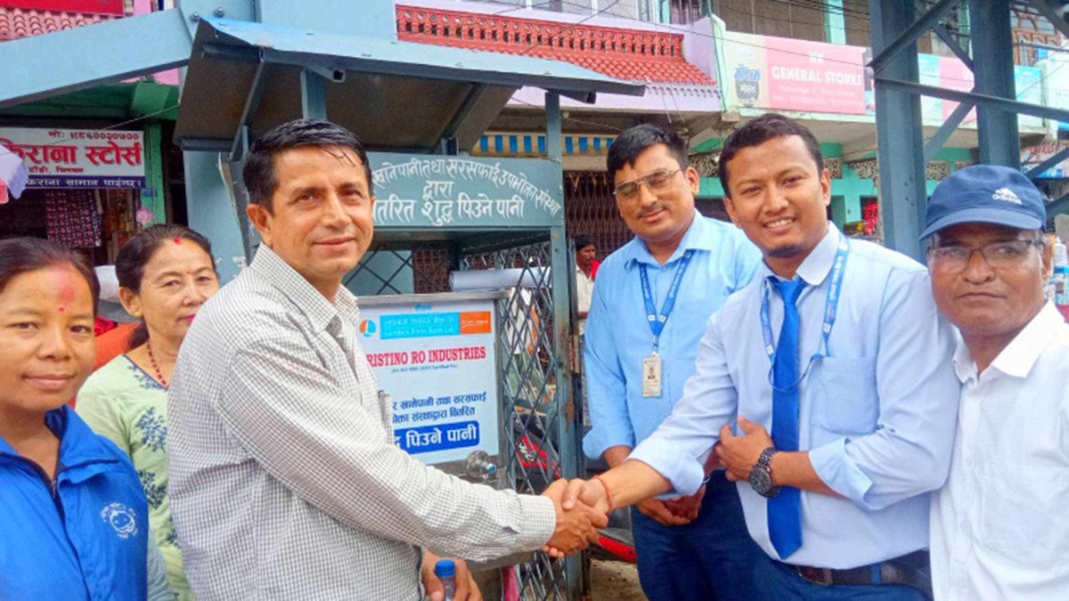 लुम्बिनी विकास बैंकको टाँडी शाखाद्वारा टाँडीचोकमा अत्याधुनिक फिल्टर जडान