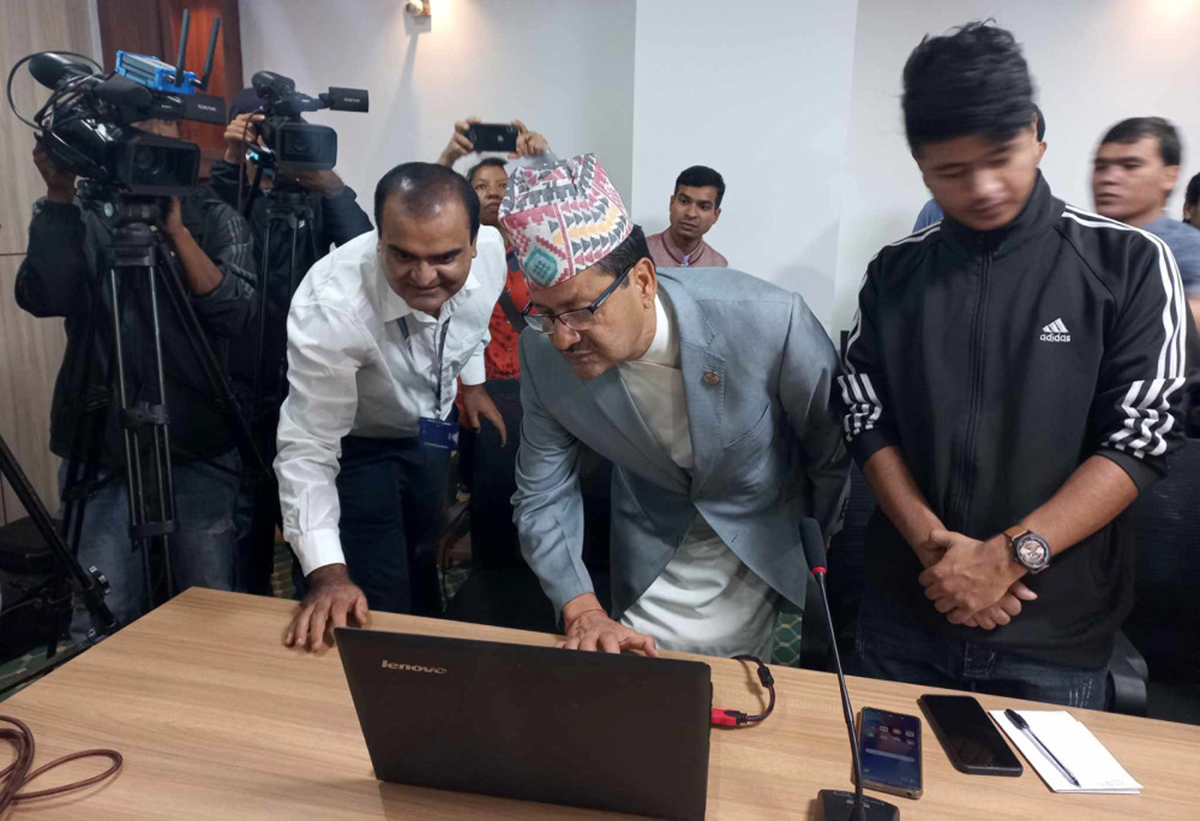 प्रहरी चारित्रिक प्रमाणपत्रलाई पूर्णरुपमा अनलाइन गरियो, काठमाडौं बाहिरबाट आउने सेवाग्राहीको ठूलो आर्थिक भार घट्यो