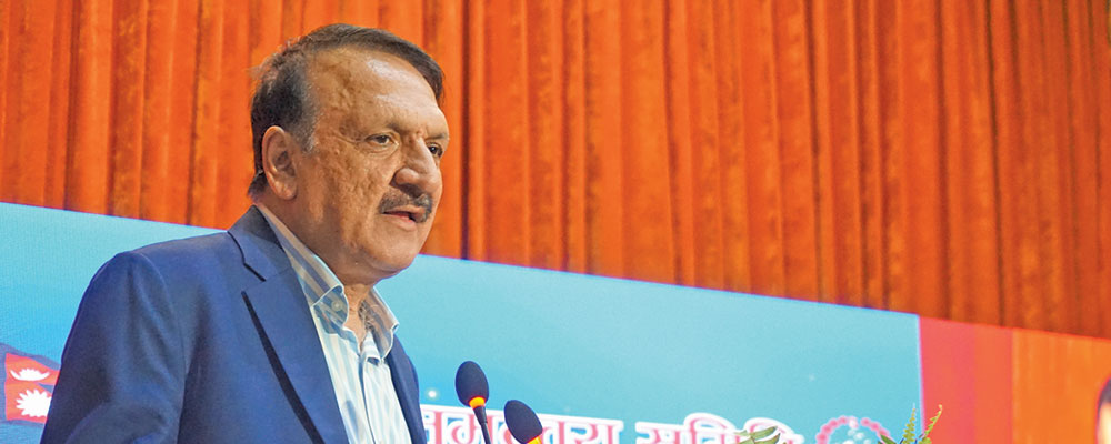 स्रोत सुनिश्चित नगरी विकास निर्माणका कामको ठेक्का लगाउँदा थुप्रै योजना अलपत्र अवस्थामा पुगेको अर्थमन्त्री डा. महतको दाबी