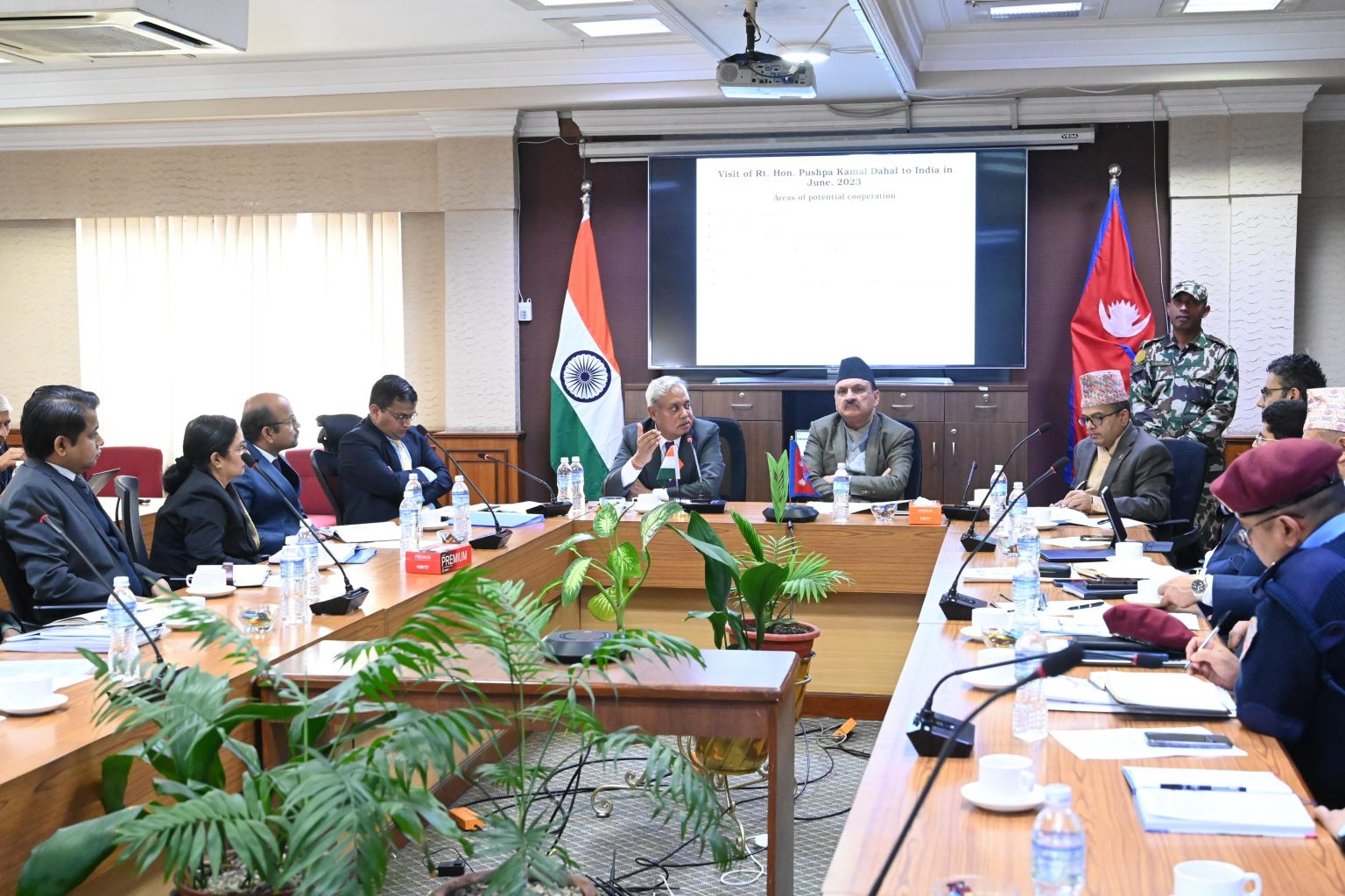 विकास परियोजनाको प्रभावकारी कार्यान्वयनमा अर्थमन्त्री डा. महतको जोड