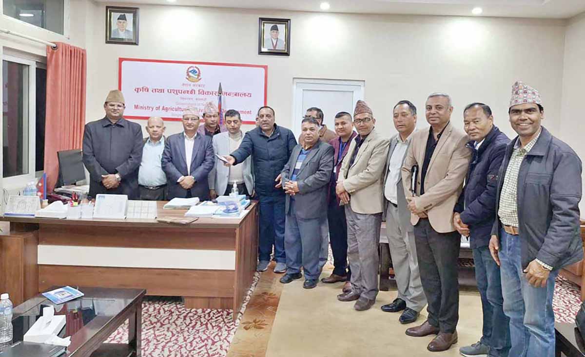 डेरी उद्योगीले किसानको बक्यौता चैत २१ भित्र भुक्तानी गर्ने, मन्त्रालयमा भयो सहमति