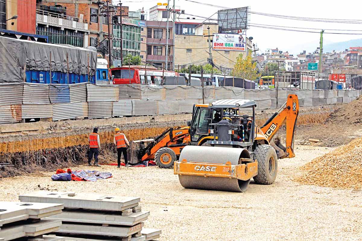 निर्माणाधीन ग्वार्को फ्लाइओभर : भराउनुपर्ने जरिवाना, दिन खोजिँदै छ क्षतिपूर्ति