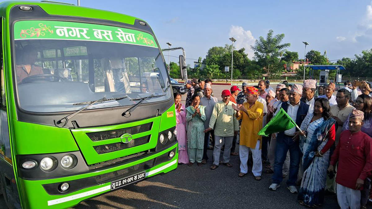 धनगढी उपमहानगरमा नगर बस सञ्चालन