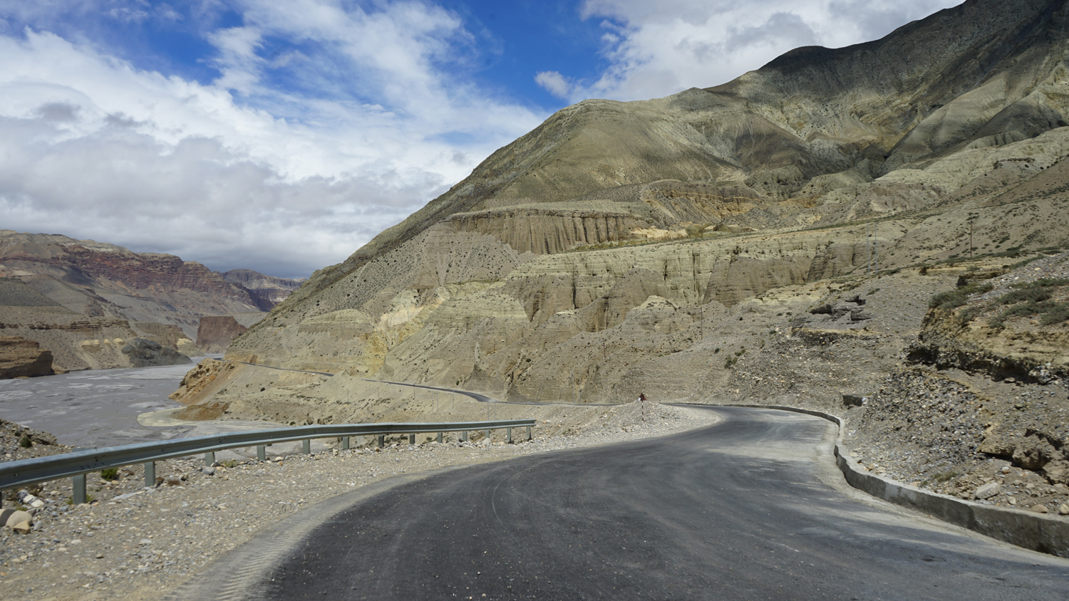 कालीगण्डकी करीडोर अन्तर्गतको जोमसोम–कागबेनी खण्डमा कालोपत्र सम्पन्न