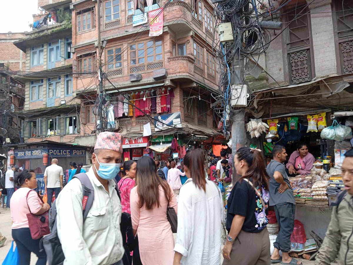 आशलाग्दाे समयमा पनि व्यापार हुन नसकेपछि व्यवसायी निराश