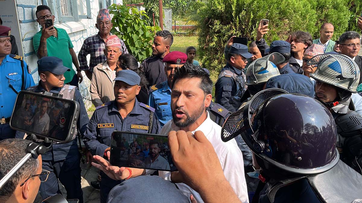 रवि लामिछानेलाई तीनवटा कसुरमा मुद्दा दर्ता, के के मा भयो मुद्दा दर्ता ?