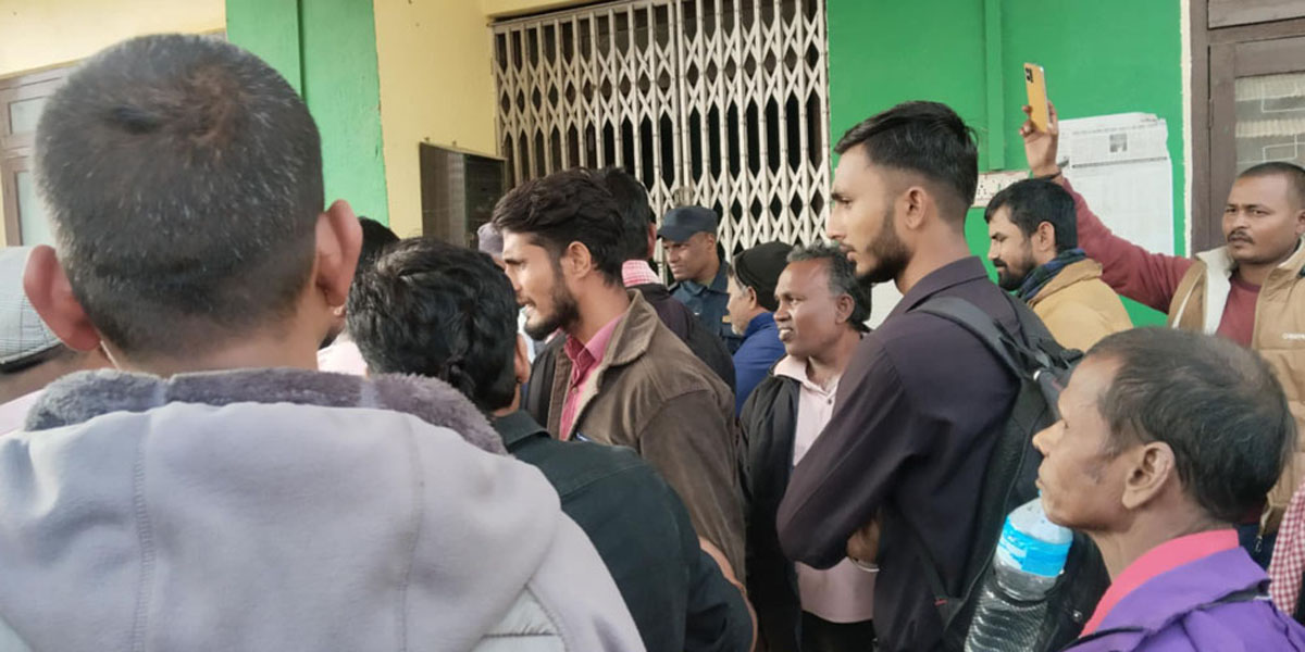 २ करोडको सम्पत्ति ४५ लाखमा लिलाम, किसानले गरे कृषि विकास बैंक तालाबन्दी