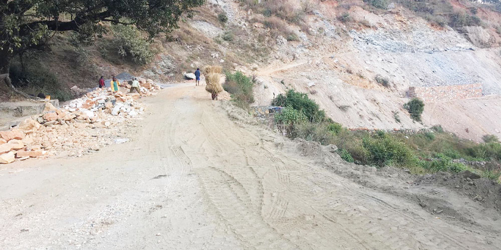 दार्चुलाको किम्तडी ठण्याकाठामा अवरुद्ध  सडक सञ्चालनमा आयो