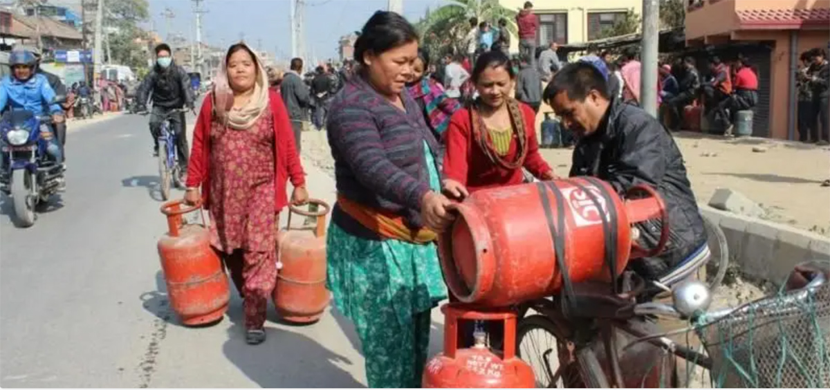 खाना पकाउने ग्यास अभाव कति ‘स्वाभाविक’, कति ‘कृत्रिम’?