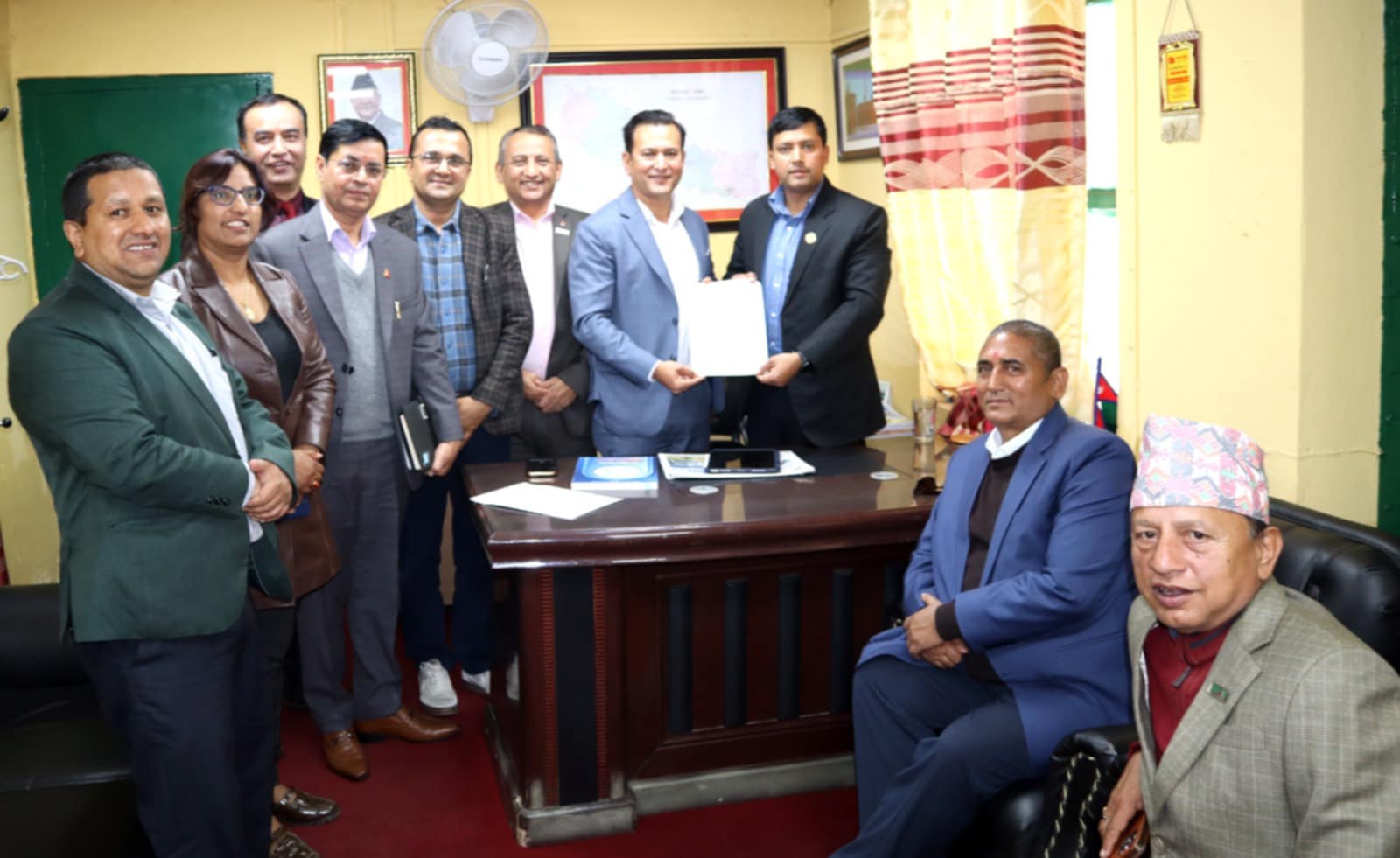 सर्वोच्च अदालतको फैसला पुनरावलोकनका लागि इप्पानको लविङ, प्रमुख दलका सचेतक भेट्दै