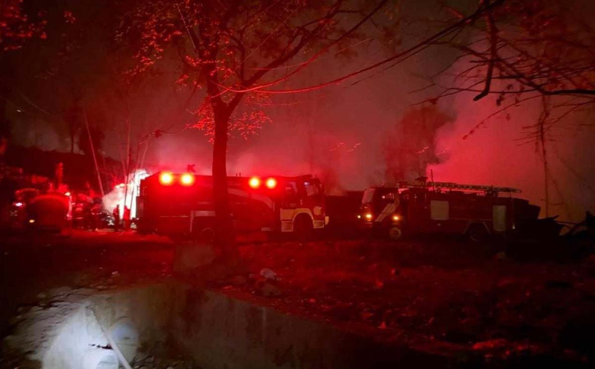 आरएमबी प्लाष्टिक प्याकेजिङ हाउसको आगलागी नियन्त्रणमा, सात दमकल र १५ पानी ट्याङ्कर प्रयोग