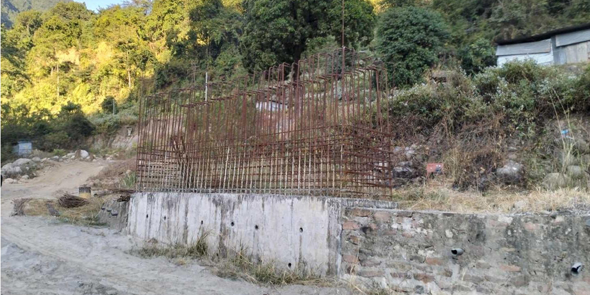 आठ वर्षमा पनि बनेन् प्रदेश राजधानी जोड्ने पुल