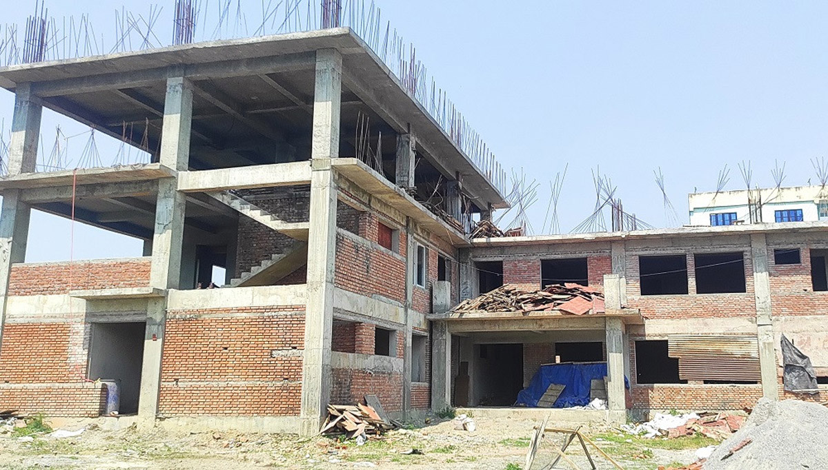 दमैलीको नमूना भेटेरिनरी अस्पताल भवन निर्माण कार्य सुस्त, अस्पताल सञ्चालन गर्ने  १० करोड लाग्ने