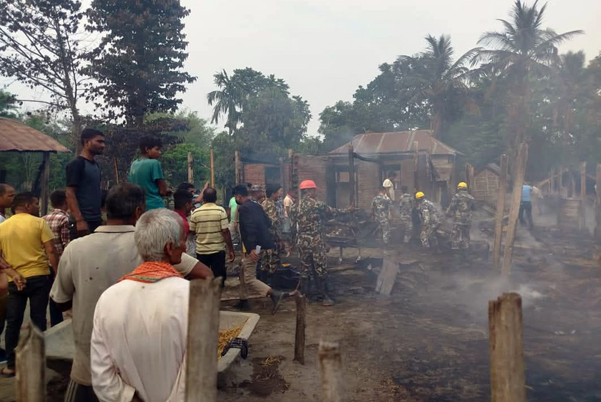 कोशी गाँउपालिकामा आगलागीबाट ६० लाख रुपैयाँ बराबरको क्षति