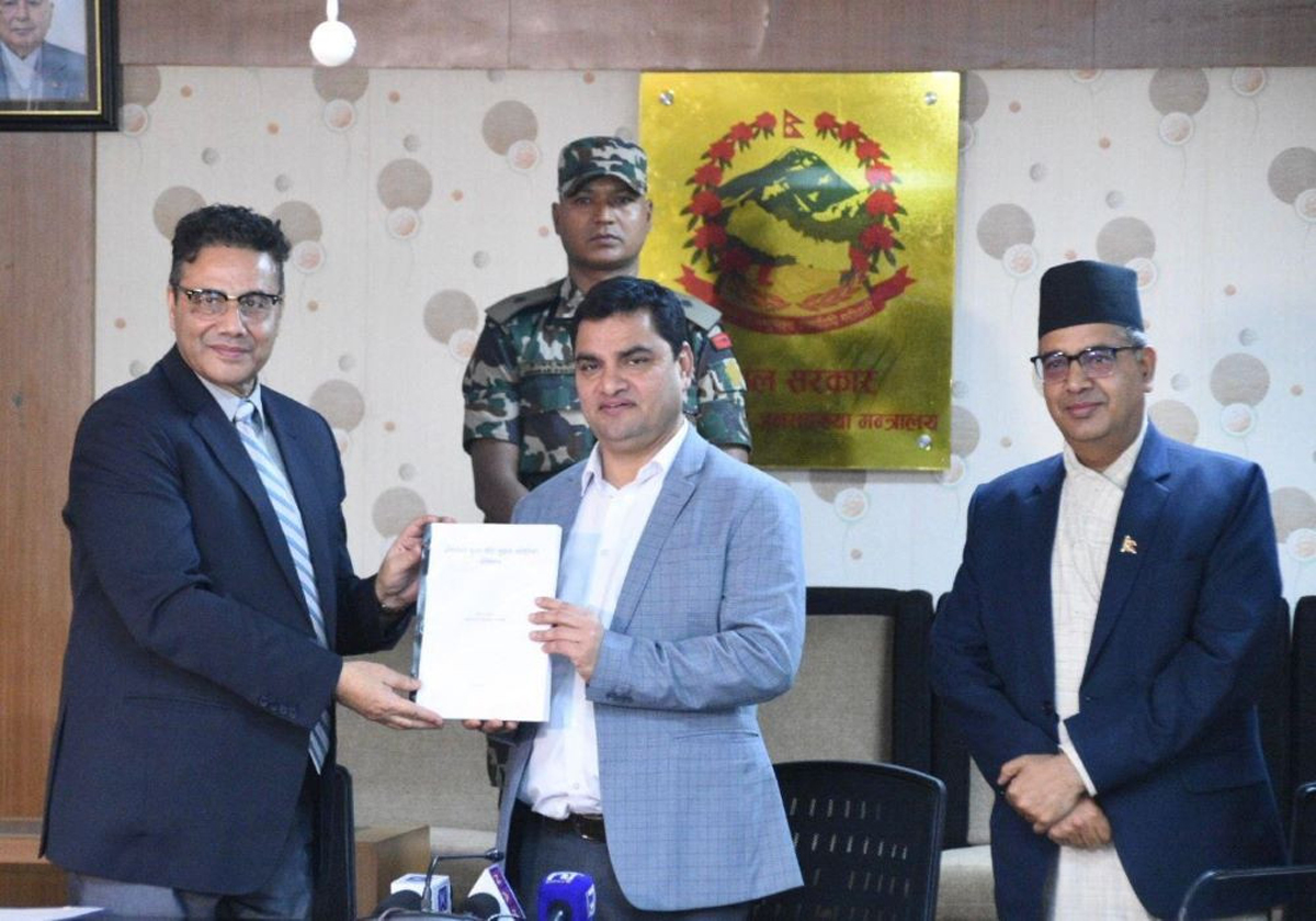 नागरिकले उचित मूल्यमा औषधि पाउने वातावरण तयार गर्छौँ : स्वास्थ्यमन्त्री पौडेल