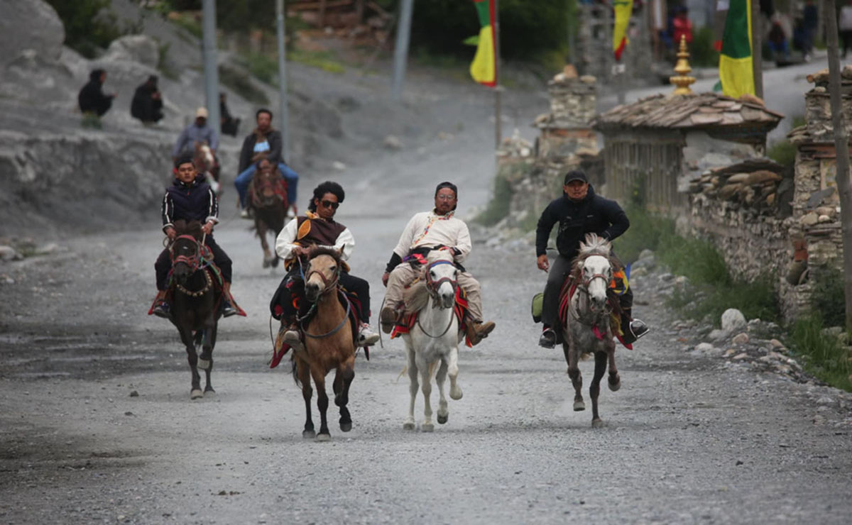 खेतीपाती राम्रो होस् भन्दै मनाङमा ‘यार्तुङ पर्व सुरु