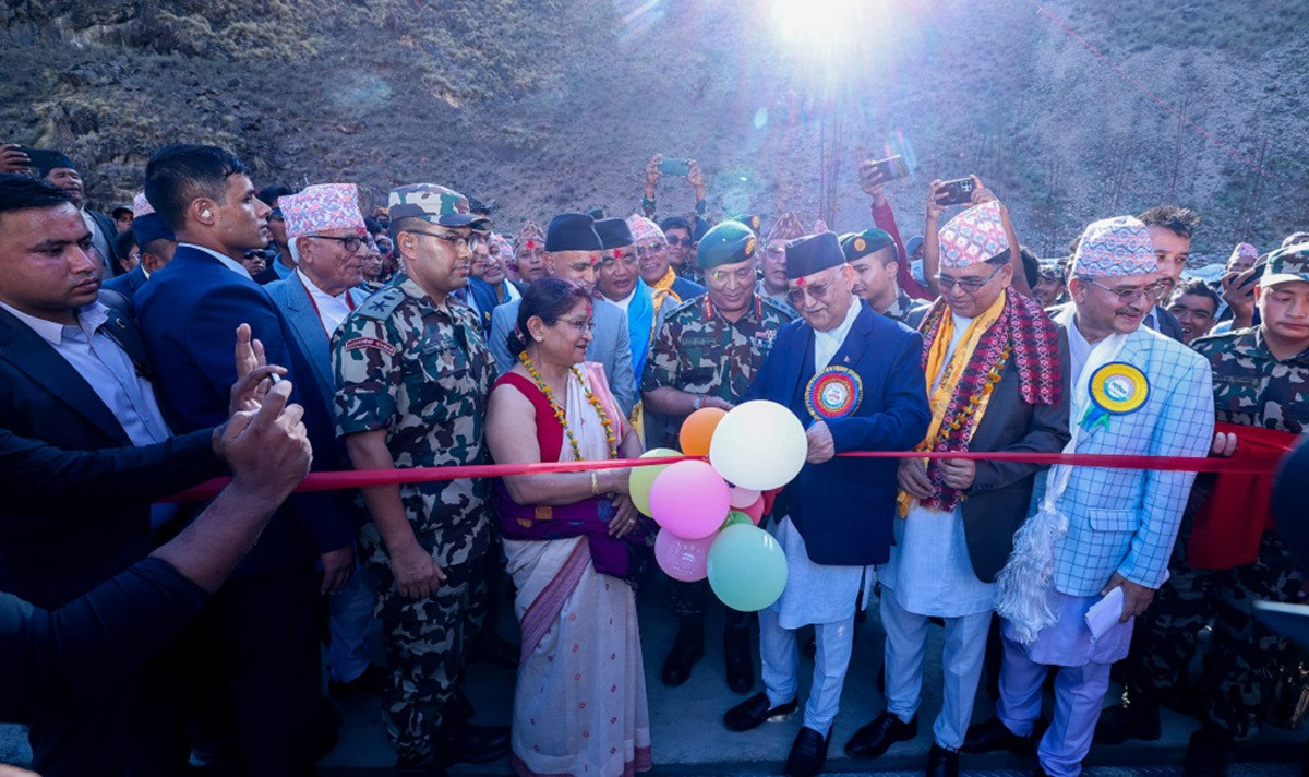 हुम्ला राष्ट्रिय सडक सञ्जालमा जोडियो, प्रधानमन्त्री ओलीले गरे बेलिब्रिज पुल उद्घाटन
