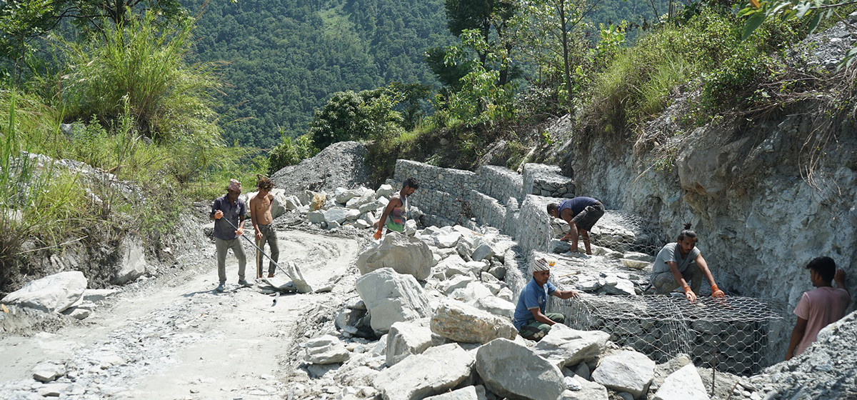 पाँच जलविद्युत् आयोजनाको संयुक्त सहयोगमा रघुगङ्गाका सडक स्तरोन्नति