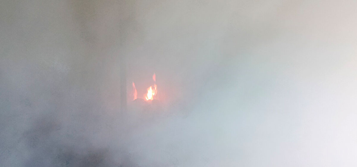 लम्कीमा जुत्ताचप्पलको गोदाममा आगलागी हुँदा ७० लाख बढीको क्षति