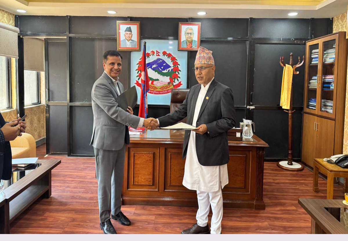 नेपाल बीमा प्राधिकरणको अध्यक्षमा जनकराज शर्मा नियुक्त, अर्थमन्त्रीसमक्ष सपथ ग्रहण