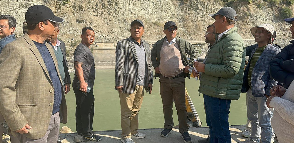 सिन्धुली र रामेछाप जोड्ने खैरेनीघाटमा बेली ब्रिज जडान हुँदै