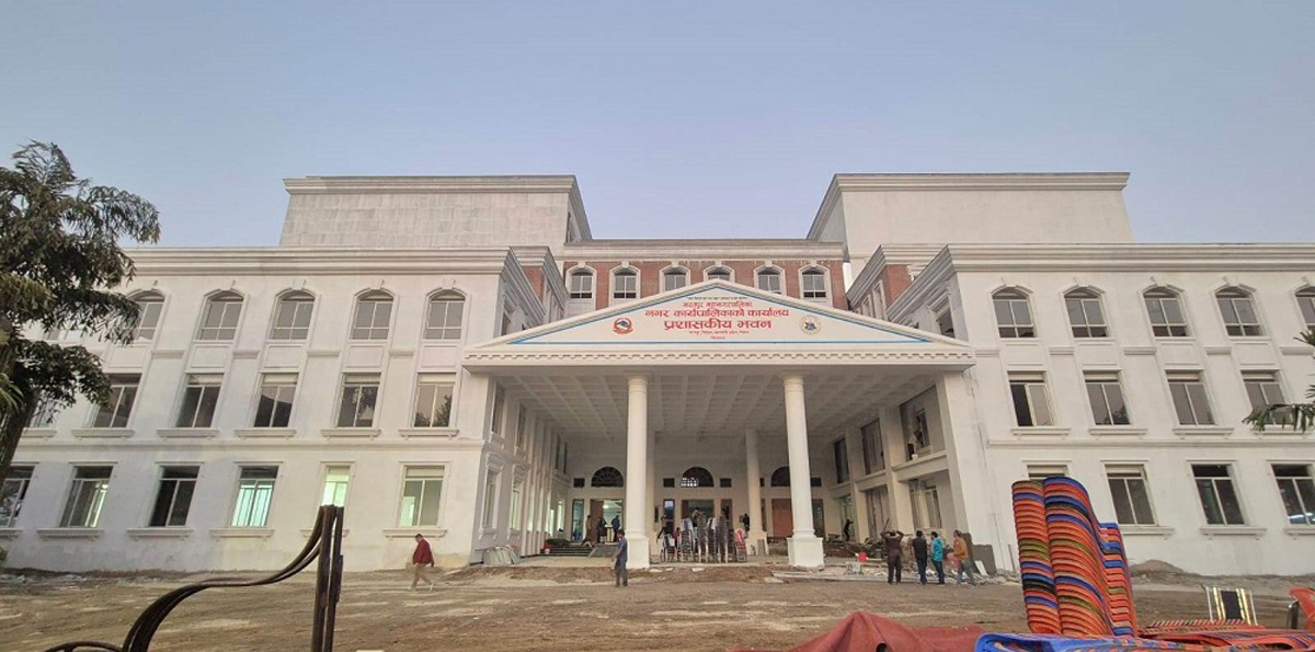 भरतपुर महानगर अत्याधुनिक नवनिर्मित प्रशासकीय भवनबाट सेवा सुरु गर्दै